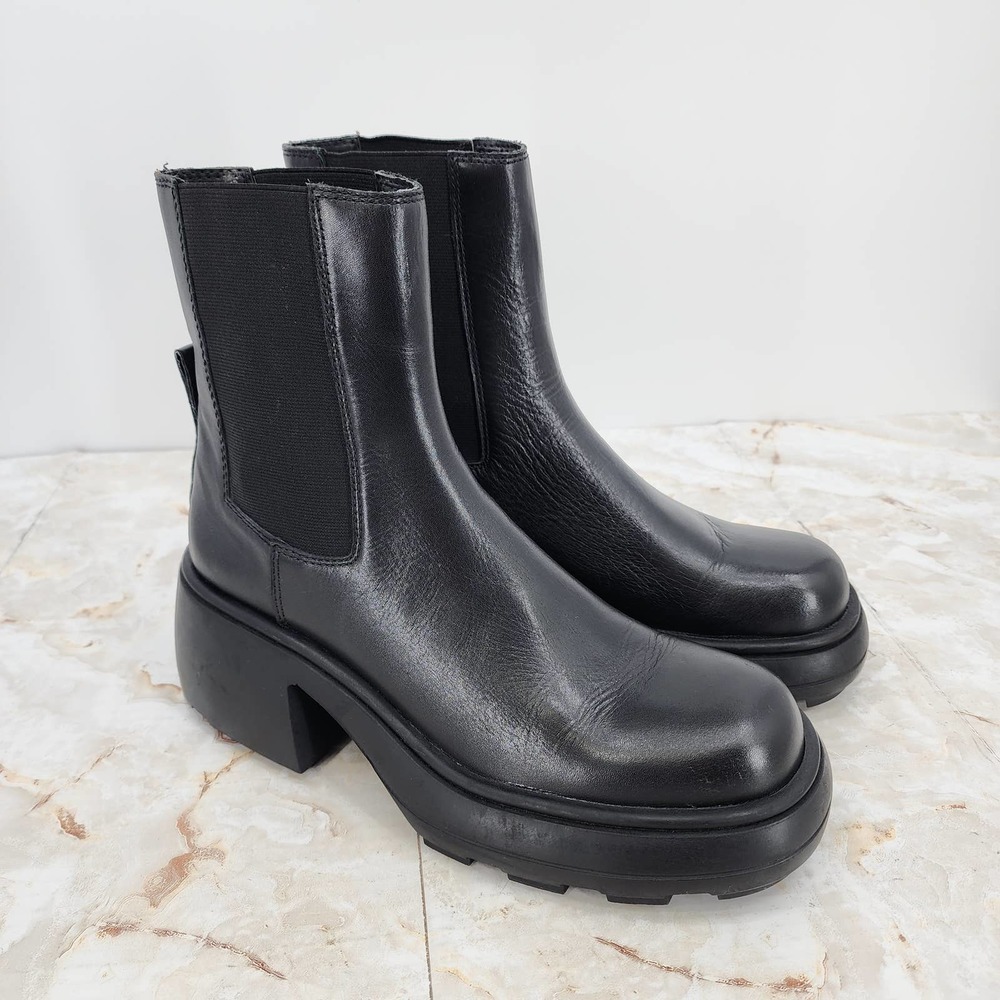 Zara Chelsea Treaded Lug Sole Ankle Leather Boots in Black Size 11